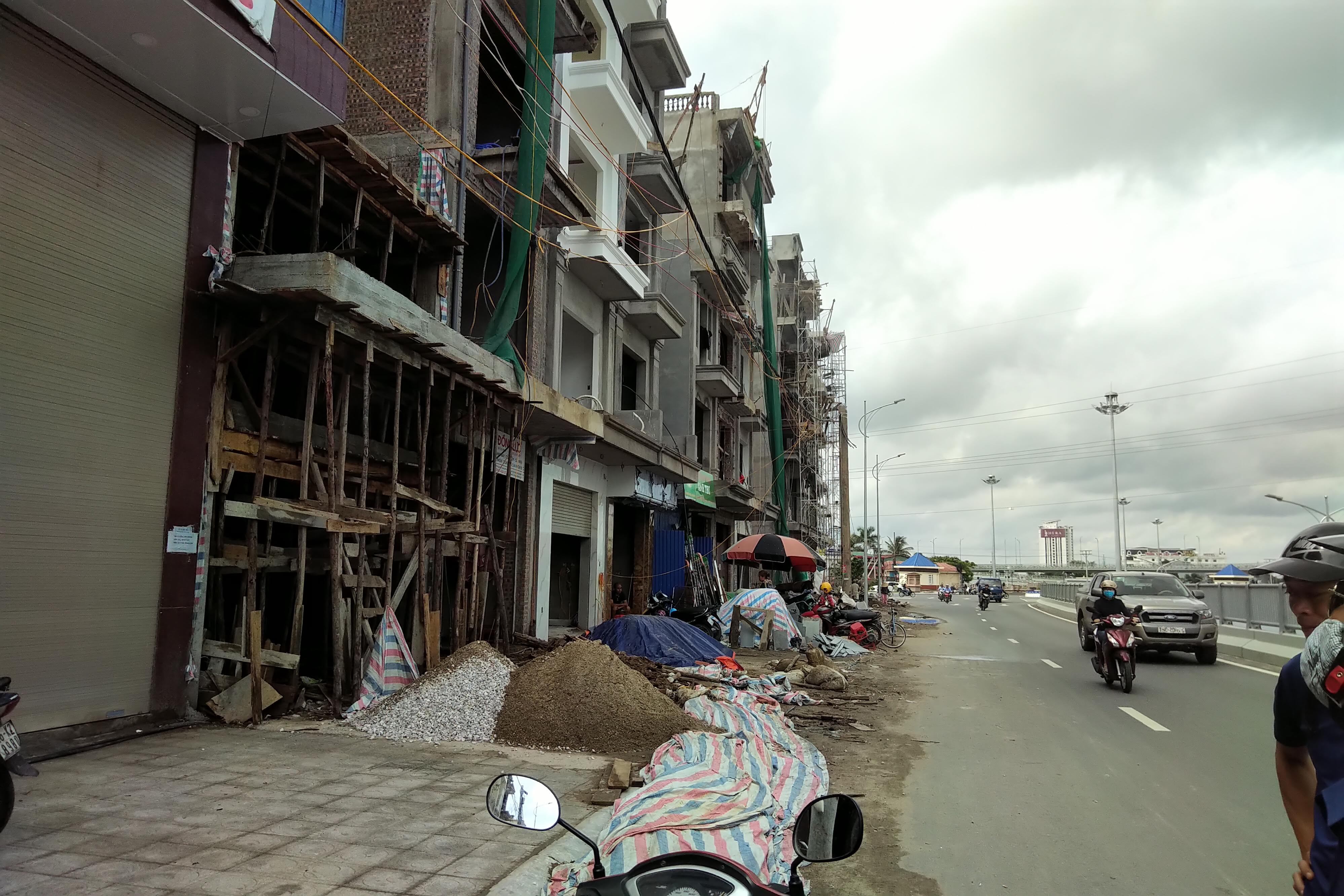 Cần bán nhà  đất mặt đường Bạch Đằng - Phường Thượng Lý - Quận Hồng Bàng - Hải Phòng.